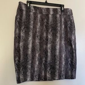 Dalia Collection | Gray Snake Print Animal Print Straight Pencil Skirt, 14